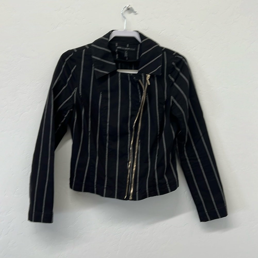 Great Blazer for work and going out! Black and white goes with everything!!!